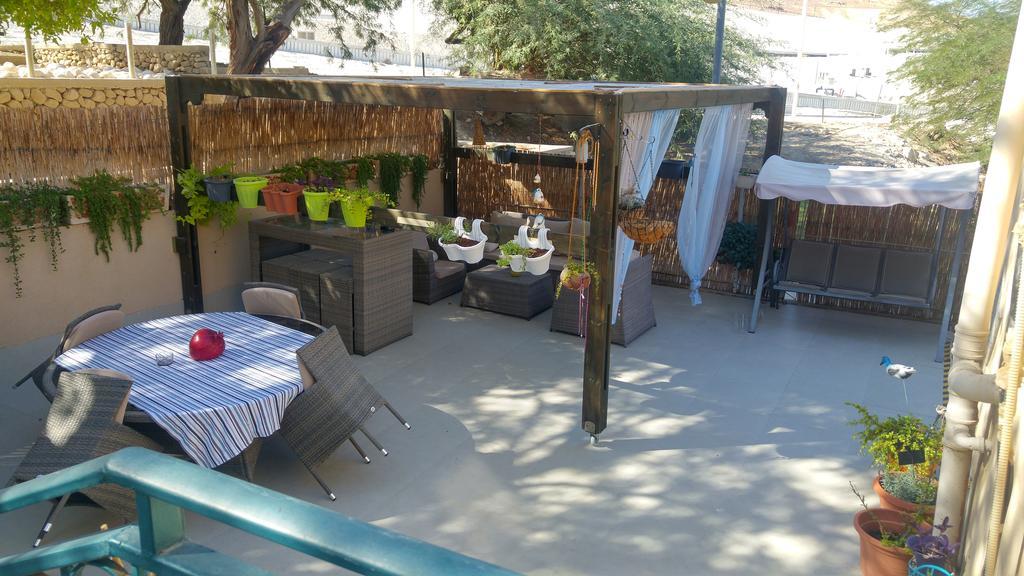 Martini Dead Sea Villa Neve Zohar Exteriör bild